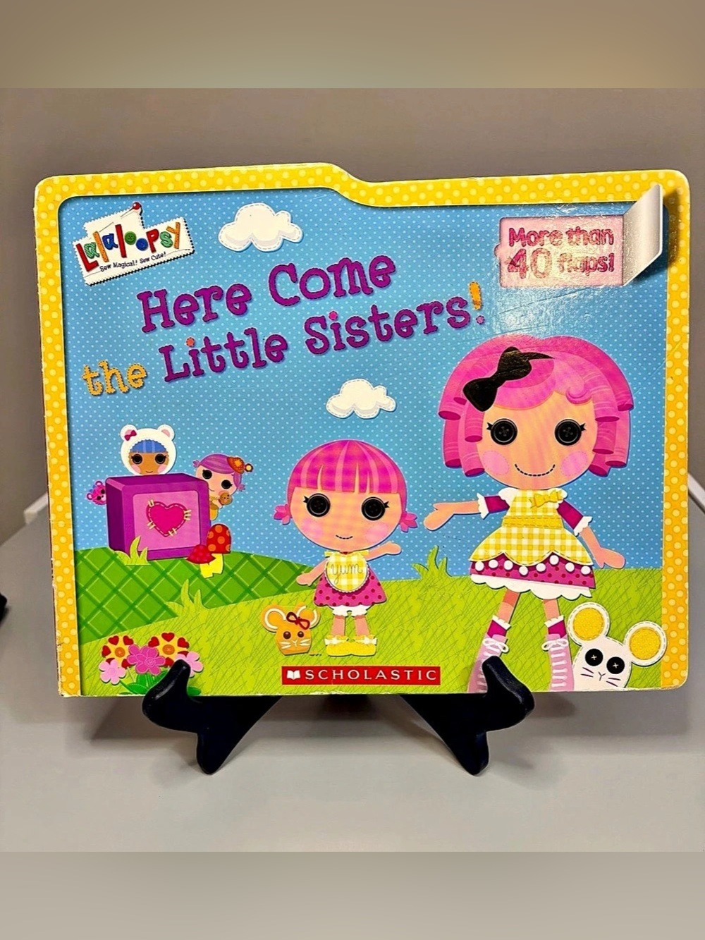 Scholastic Here Come the Little Sisters! Book Puzzle Game